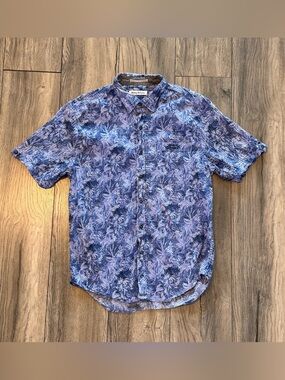 Tommy Bahama Men’s Medium Blue Floral Hawaiian Button Front Camp Shirt